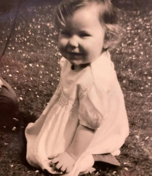 Η Τερέζα Βέιλερ σε μικρή ηλικία. 
