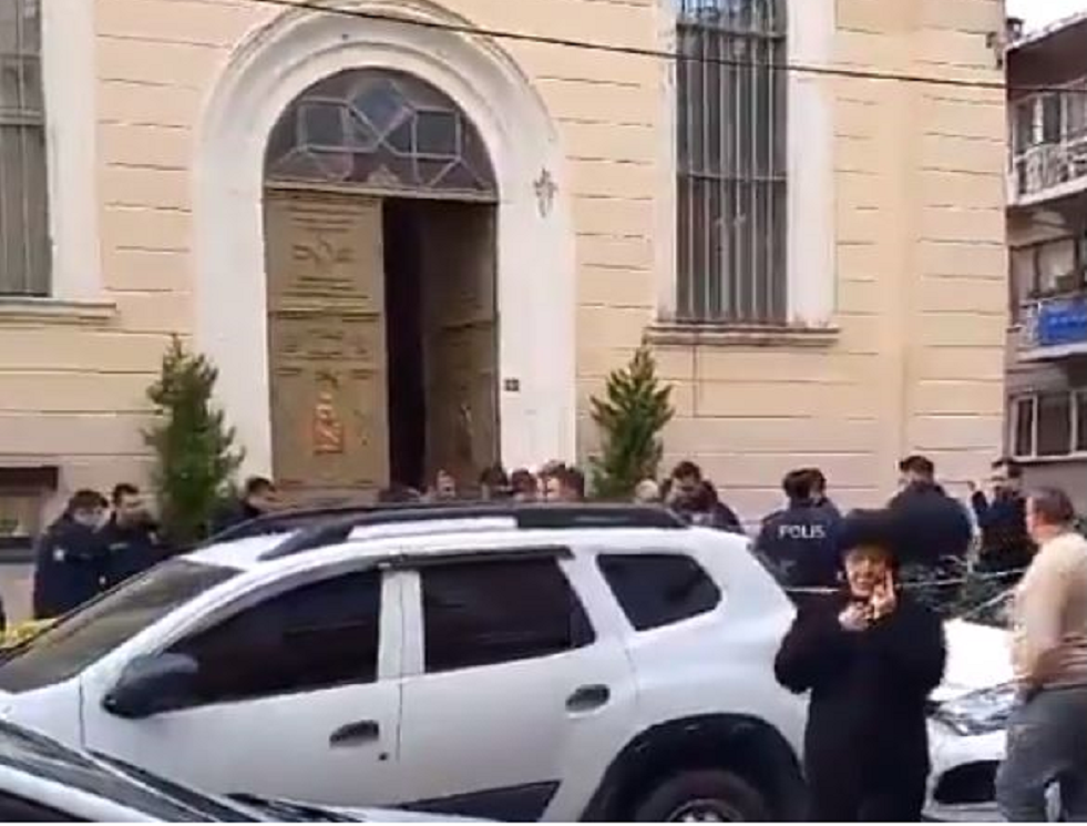 Τουρκία: Πυροβολισμοί σε καθολική εκκλησία στην Κωνσταντινούπολη – Ένας νεκρός και τραυματίες – Βίντεο