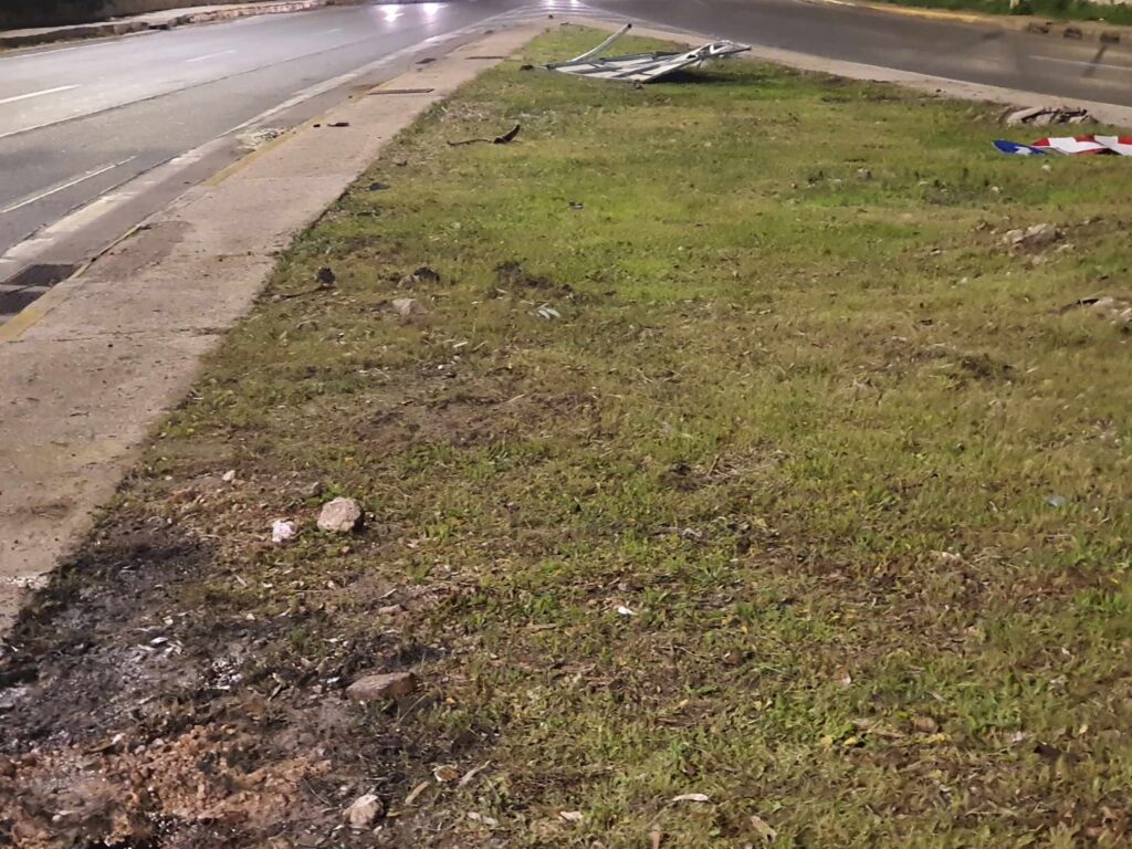 Τροχαίο στη Λ. Συγγρού: Μηχανή χτύπησε στο κράσπεδο και πήρε φωτιά – Ένας νεκρός και μία τραυματίας