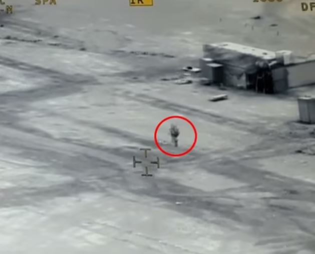 «Εθεάθη UFO πάνω από στρατιωτική βάση»: Τι λέει εμπειρογνώμονας για το μυστηριώδες ιπτάμενο αντικείμενο – Δείτε βίντεο