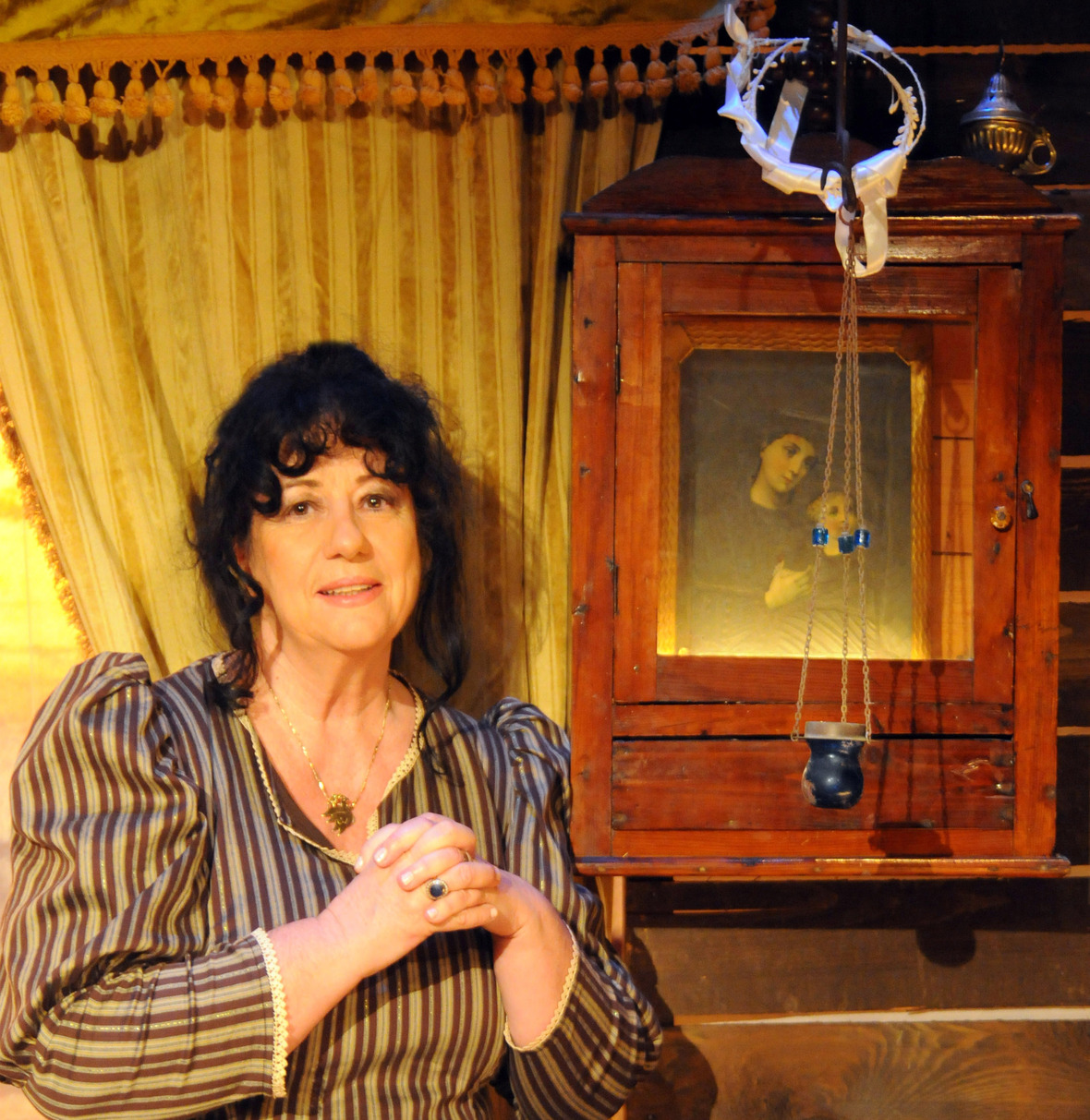 Άννα Βαγενά: Παράταση παραστάσεων για την Λωξάντρα στο θέατρο «Μεταξουργείο»