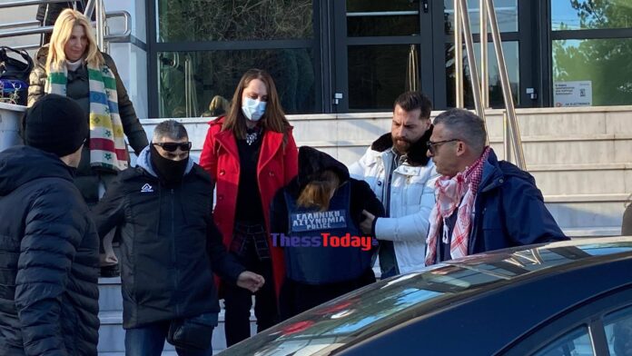 Βέροια: «Νόμιζα ότι σκότωνα μία αόρατη δύναμη, τον έξω από ‘δω» – Τι είπε στην απολογία της η 37χρονη βρεφοκτόνος