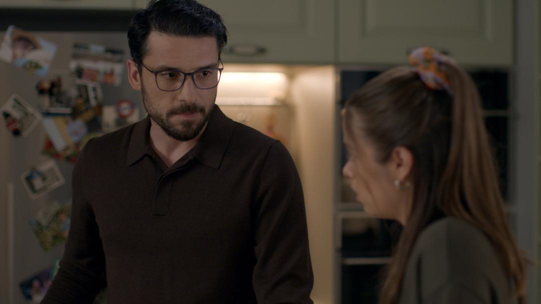 Ο πρώτος από εμάς: Η Κάτια σοκάρεται όταν μαθαίνει από τον Εβαν ότι ο Άλκης μάλλον τα ξαναβρήκε με την πρώην γυναίκα του