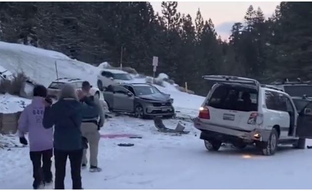Βίντεο: Καραμπόλα 16 οχημάτων λόγω πάγου στον δρόμο