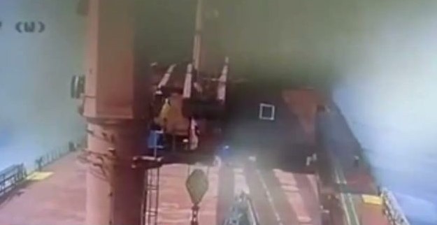 Ερυθρά Θάλασσα: Βίντεο ντοκουμέντο από την επίθεση των Χούθι στο ελληνόκτητο πλοίο Zografia