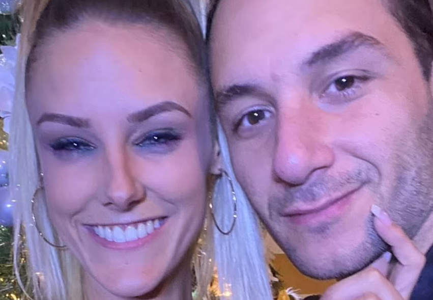 «Είμαστε πολυσυντροφικό ζευγάρι – Θέλω άλλη μία γυναίκα στη σχέση να γίνει δεύτερη μαμά του γιου μου»