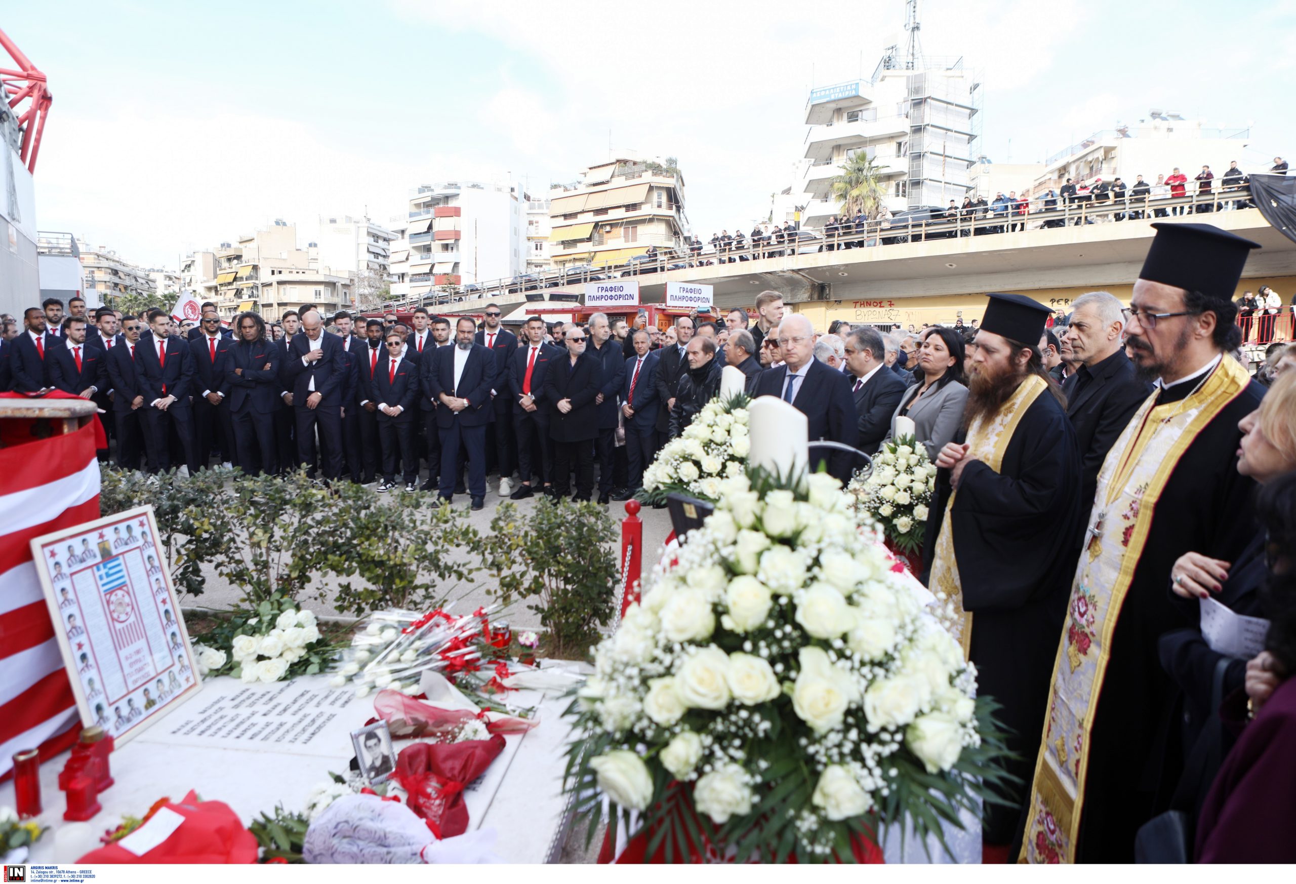 Ολυμπιακός: Συγκίνηση στο ετήσιο μνημόσυνο για τα θύματα της Θύρας 7 – ΦΩΤΟ