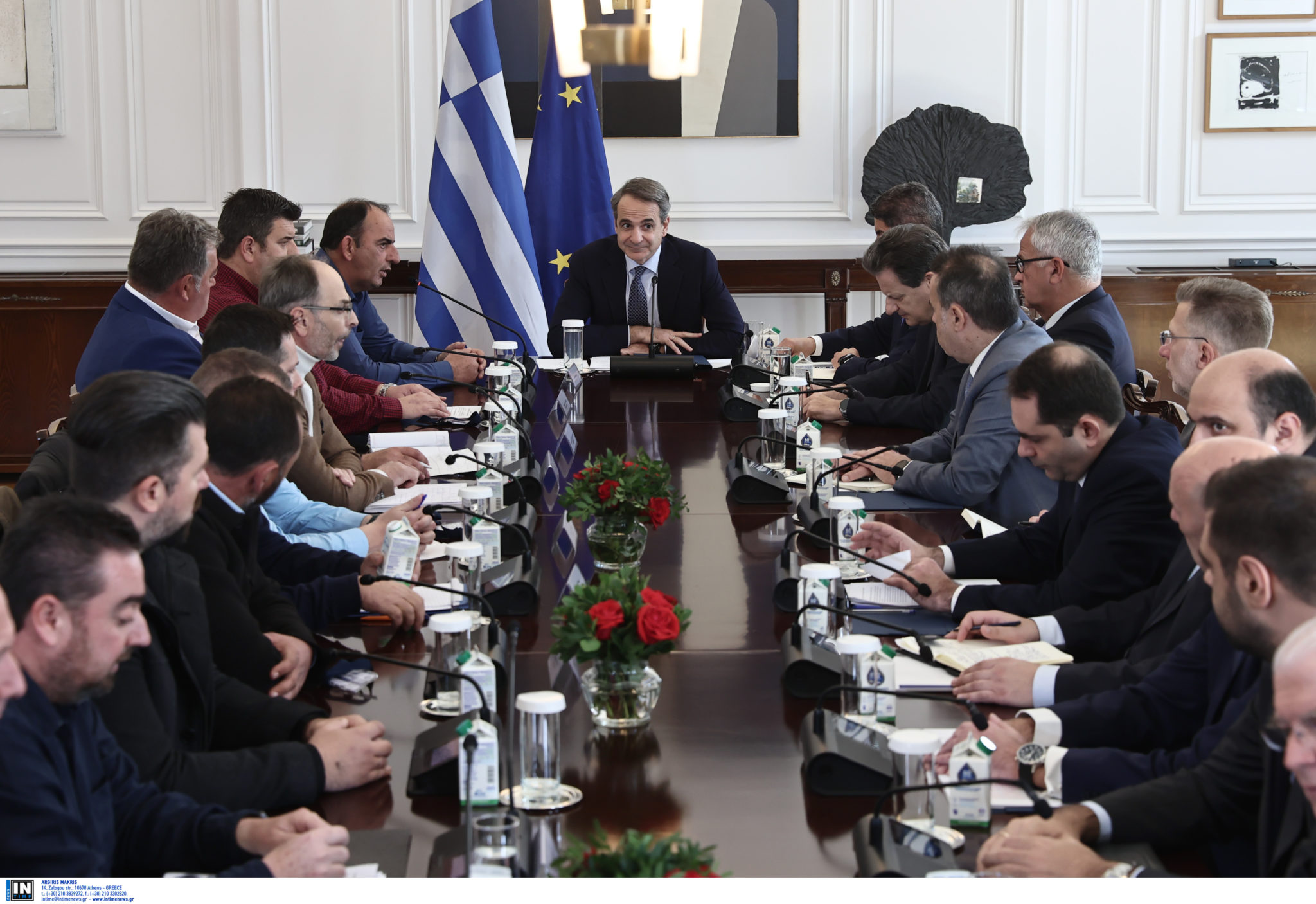 Μητσοτάκης με αγρότες