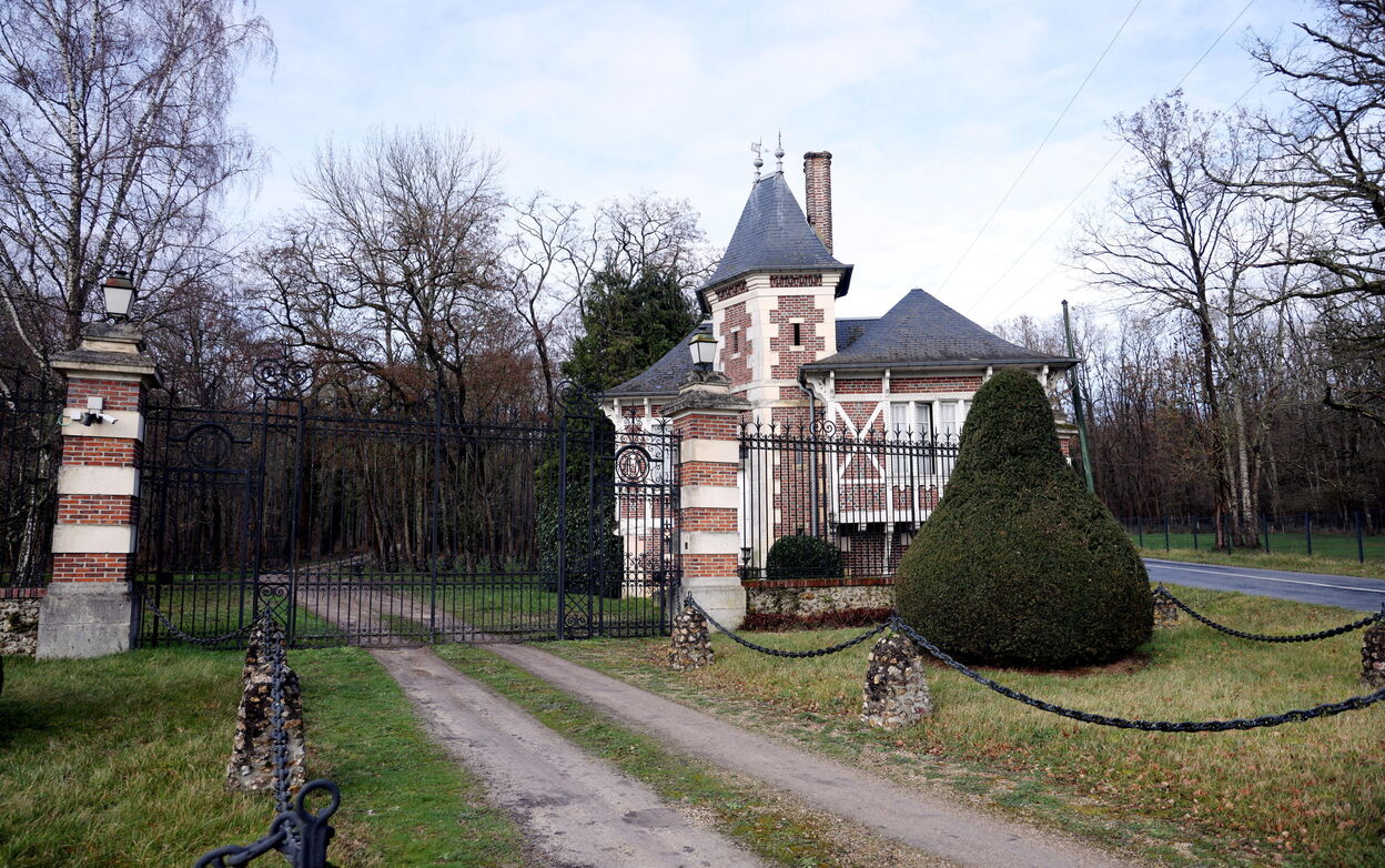 Η ιδιοκτησία του Αλέν Ντελόν στο Douchy.