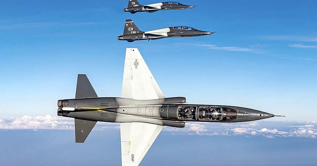 O Έλληνας Phantomάς που βραβεύτηκε στις ΗΠΑ σώζοντας από την συντριβή αεροσκάφος της USAF – ΦΩΤΟ