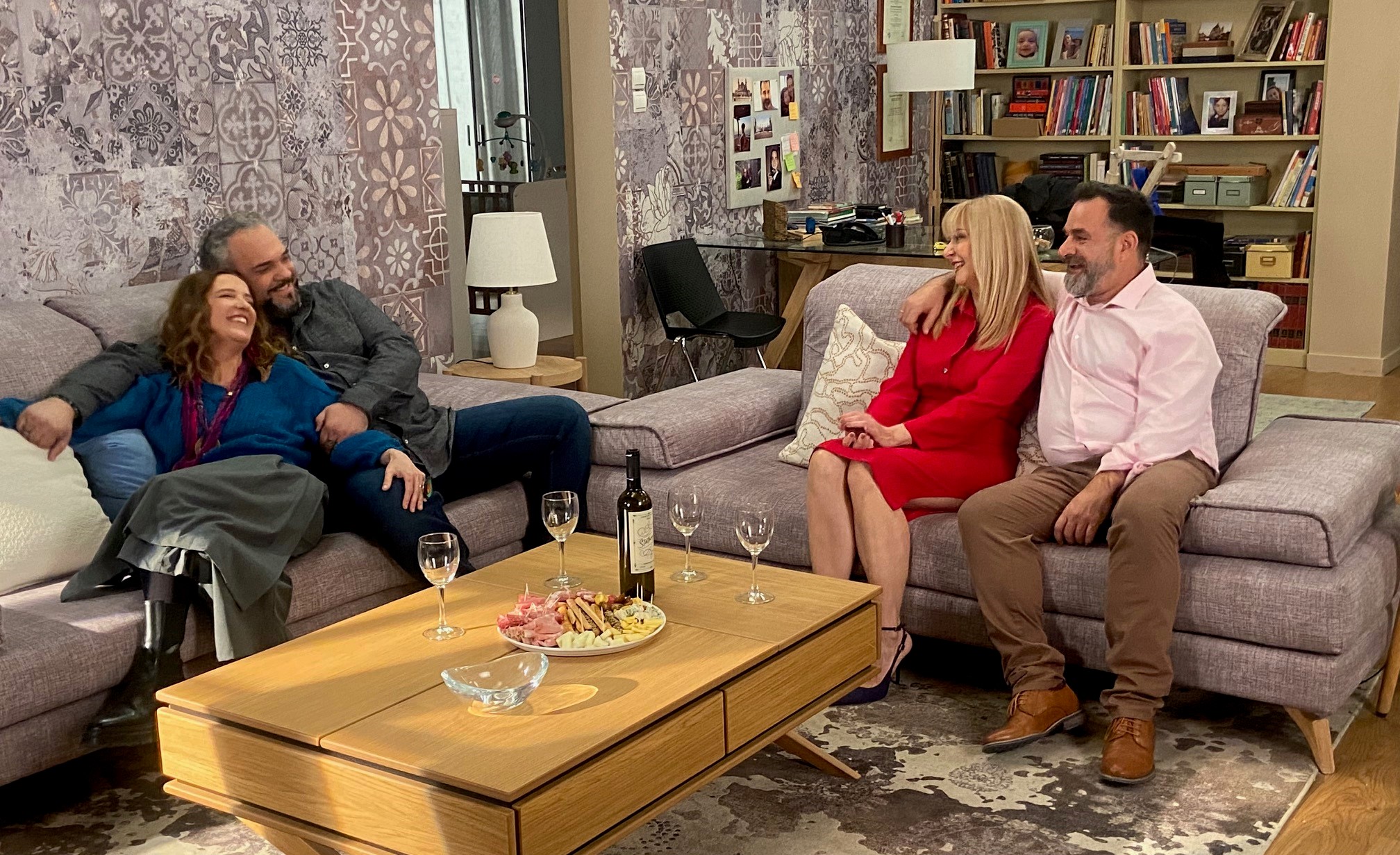 Μην αρχίζεις τη μουρμούρα: Η Ξένια και ο Μπάμπης υποδέχονται στο σπίτι τους τον Κουκουβά και την γυναίκα του