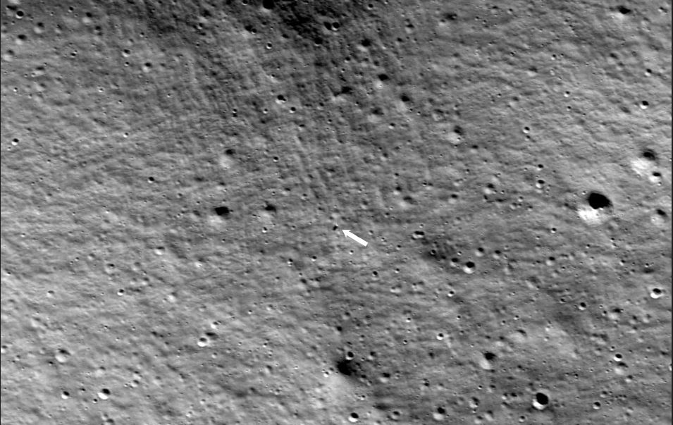 Σελήνη: Τις πρώτες φωτογραφίες από τον νότιο πόλο της Σελήνης έστειλε το διαστημόπλοιο «Οδυσσέας» – ΦΩΤΟ