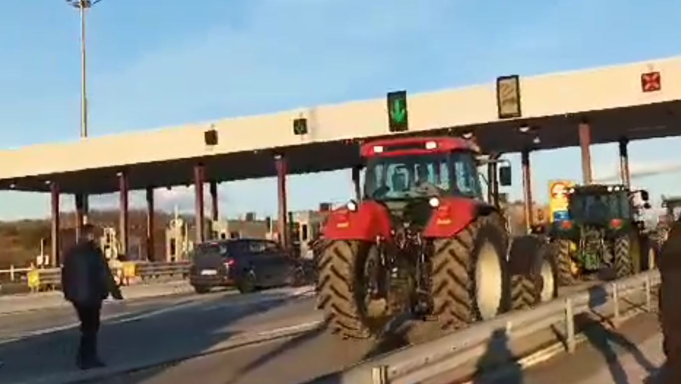 Αγρότες: Επέστρεψαν στον κόμβο Στρυμονικού – Κλιμακώνουν τις κινητοποιήσεις τους