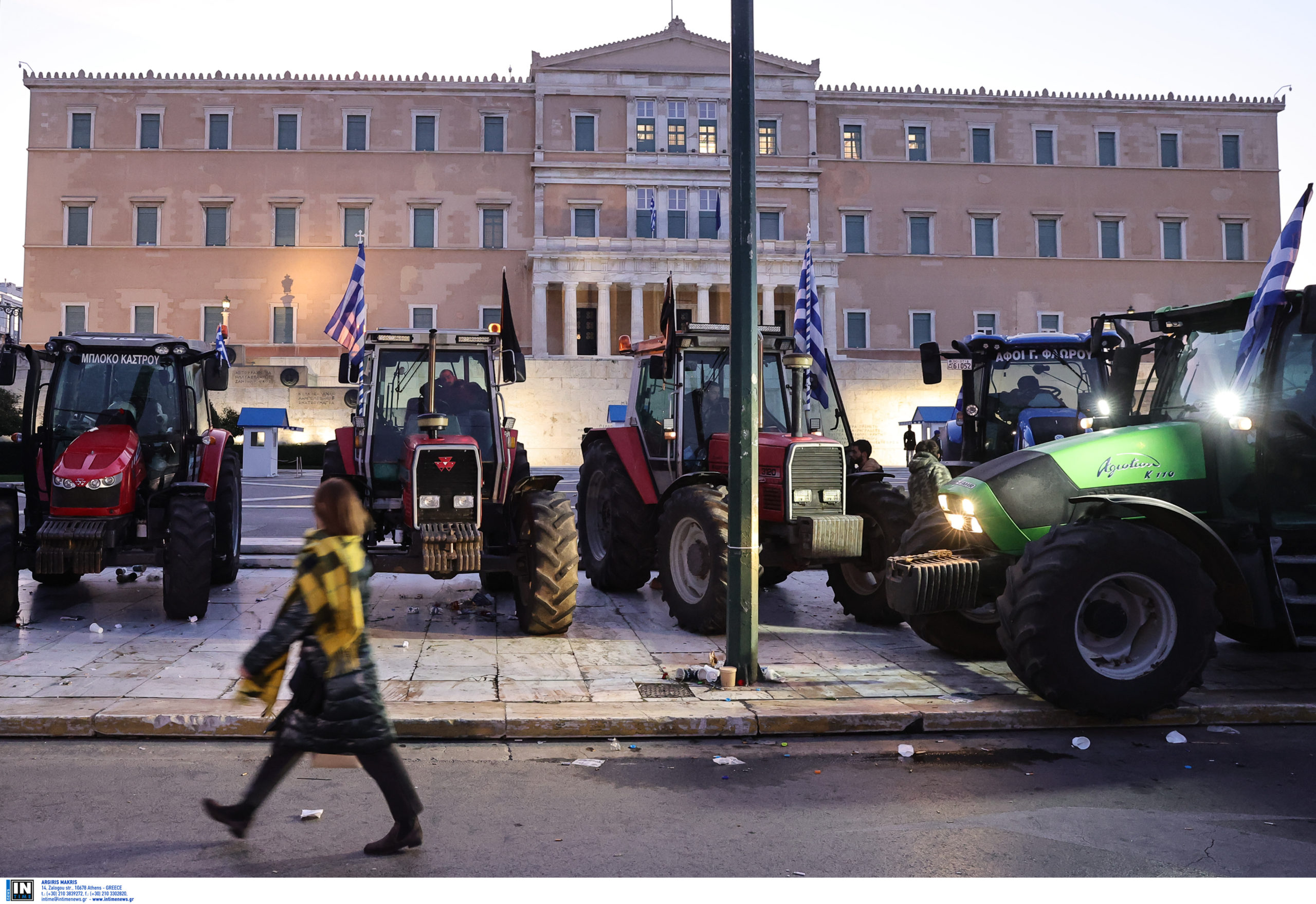 Διανυκτέρευση αγροτών στο Σύνταγμα