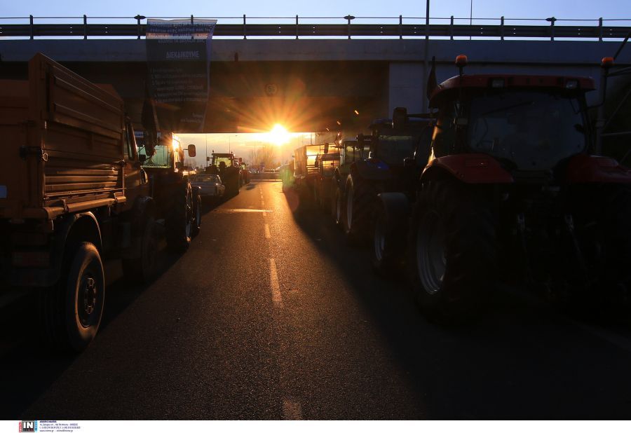 Αγρότες: Συνεδριάζουν στα μπλόκα, προς κλιμάκωση οι κινητοποιήσεις – Την Πέμπτη στη Νίκαια οι τελικές αποφάσεις