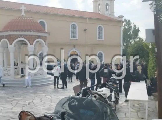 Πάτρα: Ράγισαν καρδιές στην κηδεία του 20χρονου που σκοτώθηκε με τον φίλο του σε τροχαίο