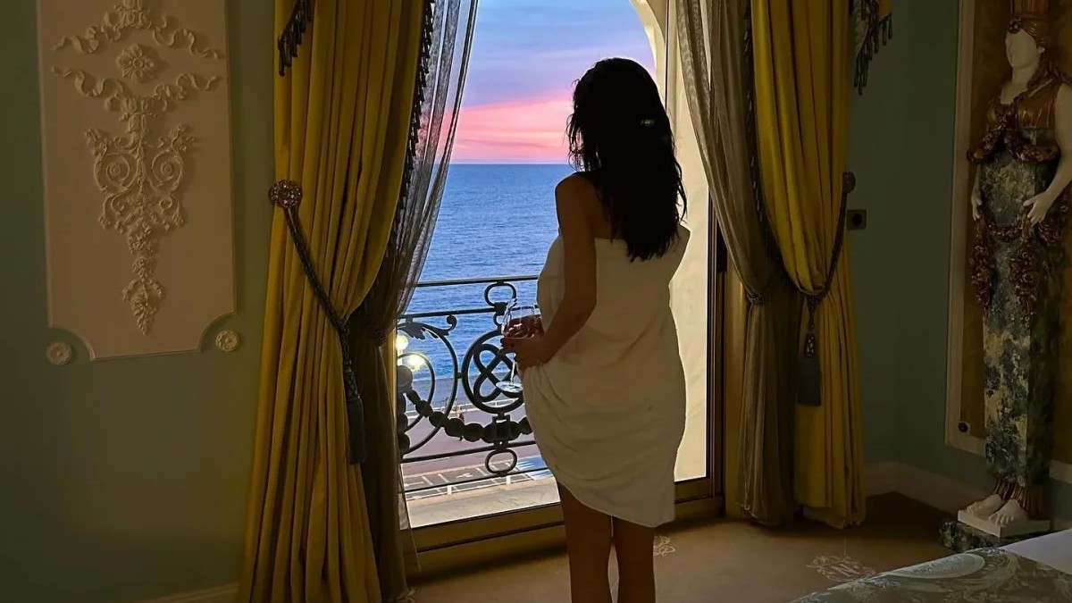 Κάιλι Τζένερ: Αυτή είναι η «χρυσή» σουίτα της με θέα τη Μεσόγειο στη Νίκαια – Έδινε 4.000 ευρώ τη βραδιά