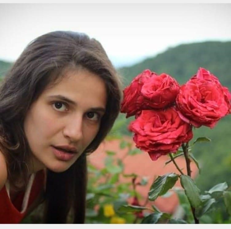 Σασμός: Νέο πρόσωπο μπαίνει στη σειρά – Ποια είναι η Σάντρα Μαραθάκη που ερωτεύεται τον Αστέρη