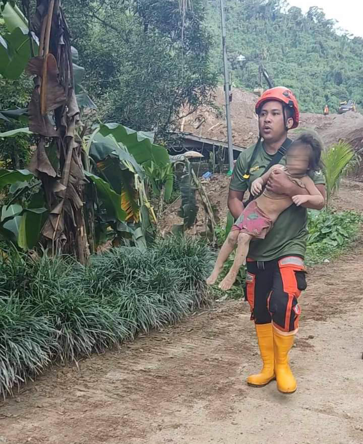 Φιλιππίνες Κατολίσθηση κοριτσάκι