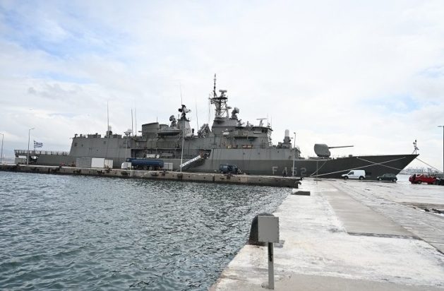 Η φρεγάτα ΥΔΡΑ.