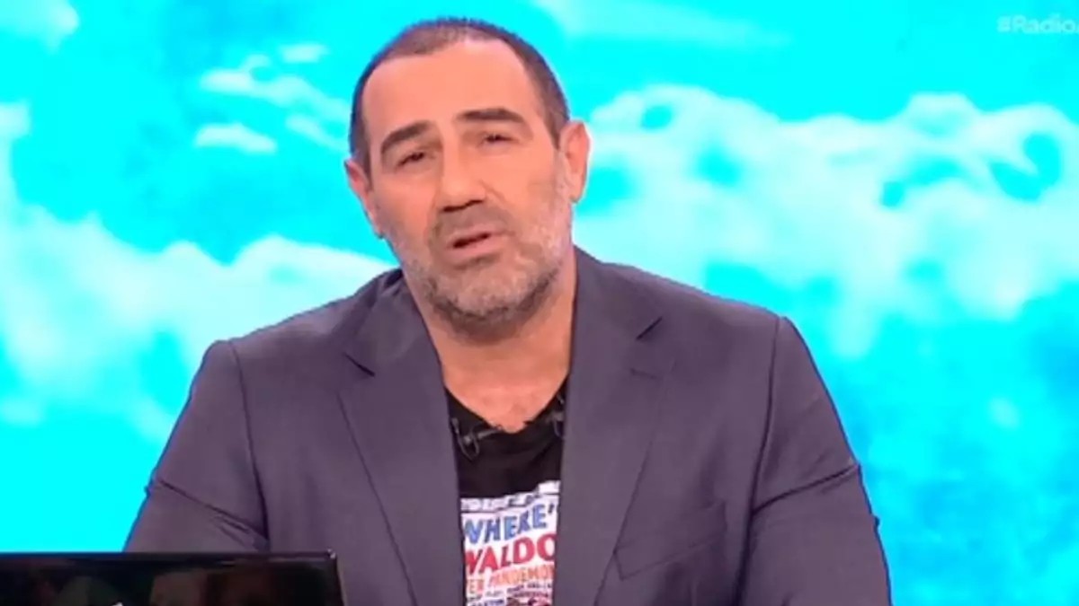 Αντώνης Κανάκης: Συγκλονισμένος ο παρουσιαστής του «Ράδιο Αρβύλα» – Έφυγε από τη ζωή η αδερφή του Αντώνη Παραρά