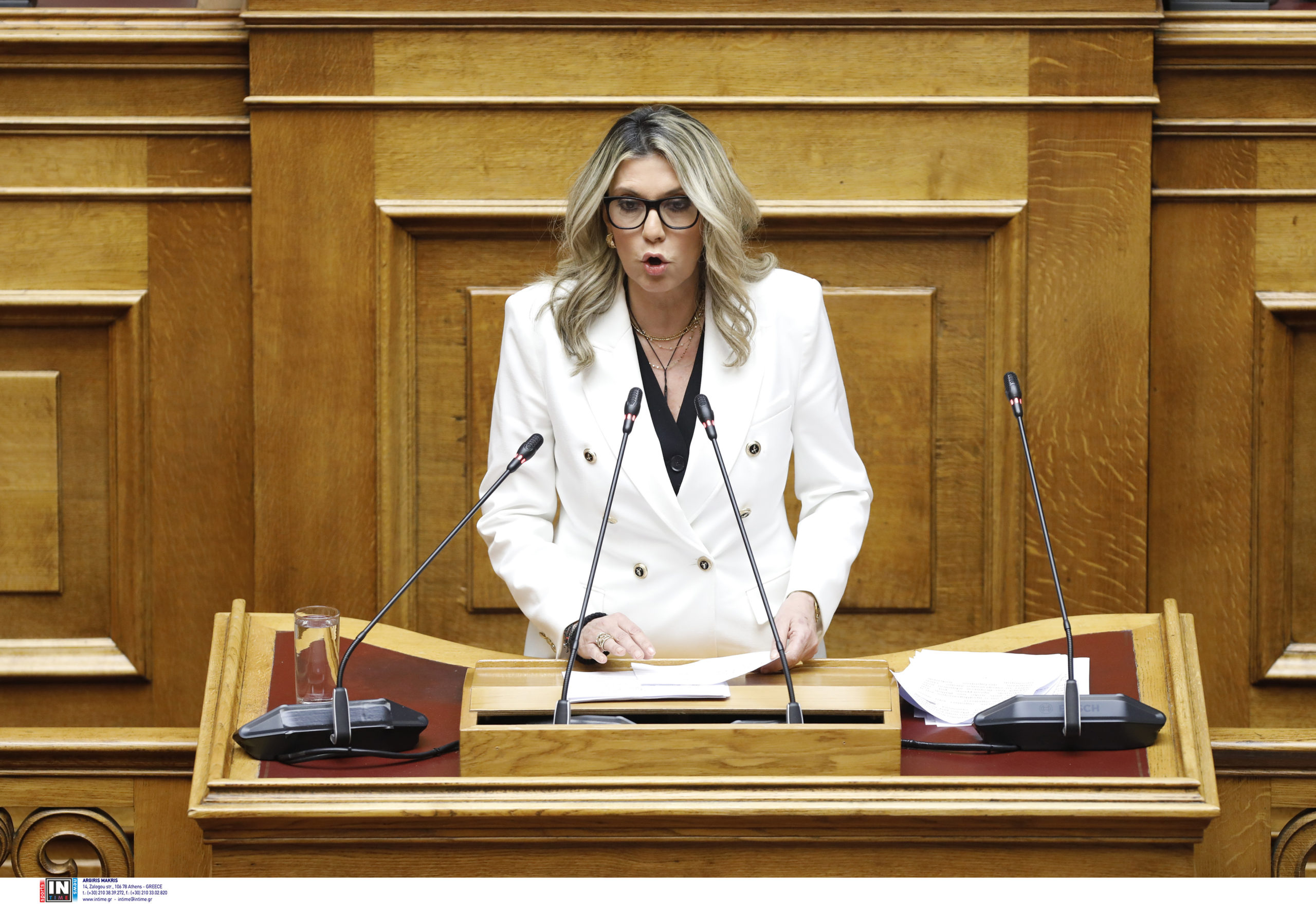 Ομόφυλα ζευγάρια: Καταψηφίζει το νομοσχέδιο η Άννα Καραμανλή