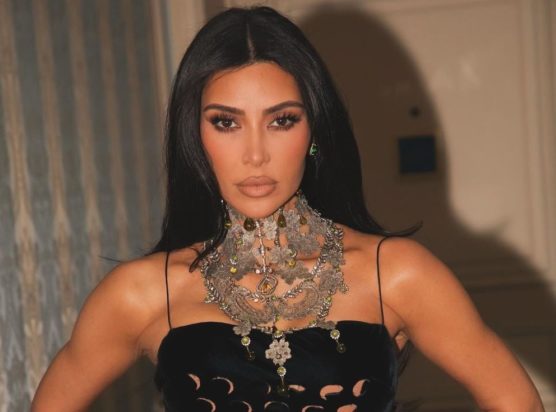 Η Κιμ Καρντάσιαν πριν από μερικές μέρες σε φωτογράφηση.