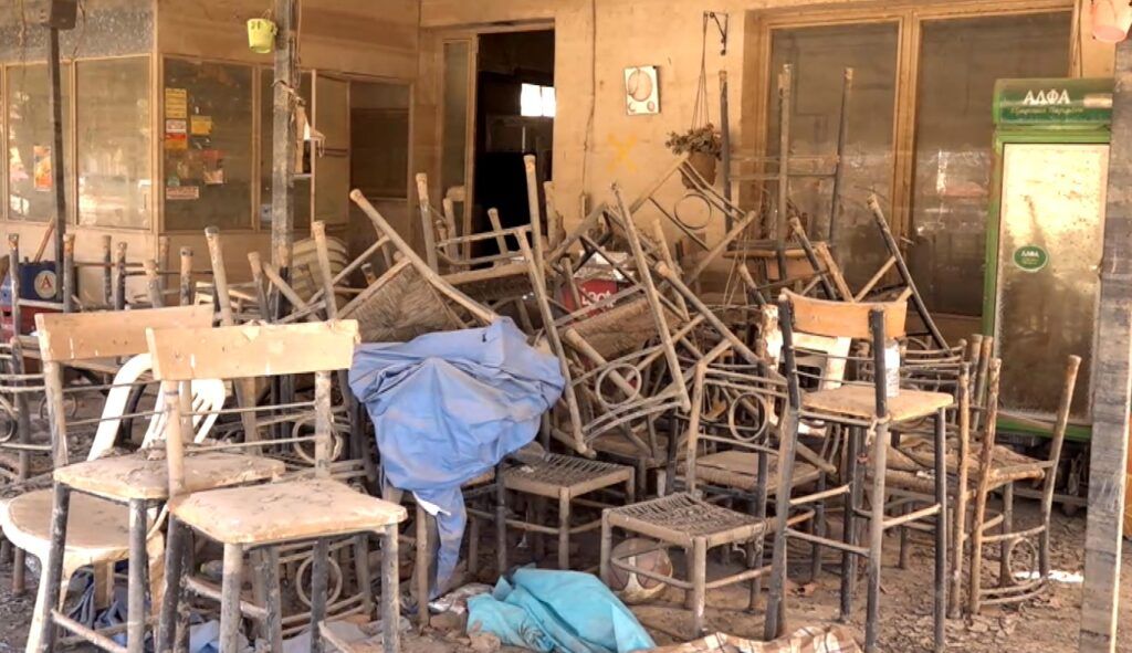 Θεσσαλία: Οι λιγοστοί κάτοικοι που επέστρεψαν στο Κεραμίδι προσπαθούν να ξαναφτιάξουν τη ζωή τους μετά τις πλημμύρες