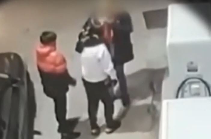 Θεσσαλονίκη: Στιγμές τρόμου για ιδιοκτήτρια βενζινάδικου που έπεσε θύμα ληστείας – «Μόλις είδα το όπλο πάγωσα»