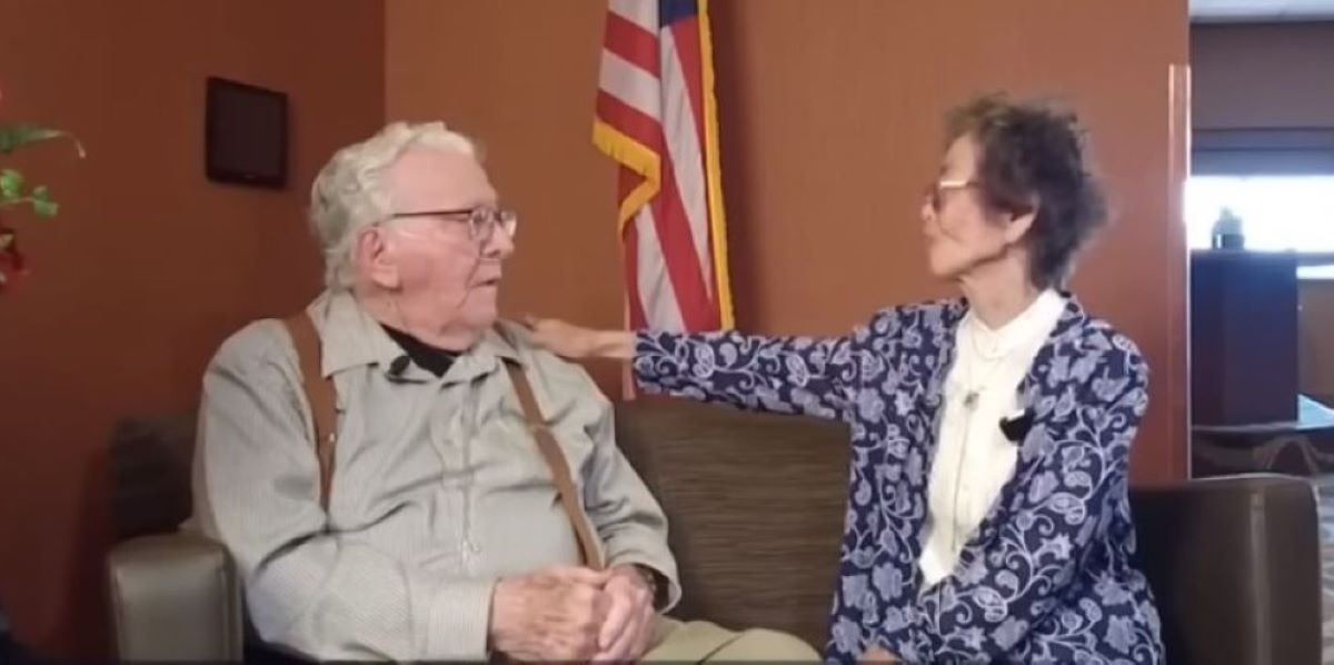 Ο 91χρονος βετεράνος, Duane Mann όταν συνάντησε μετά από 70 χρόνια την Peggy Yamaguchi.