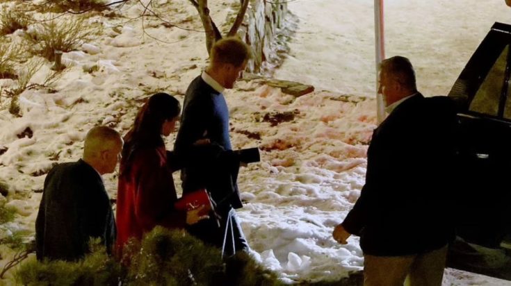 Η Μέγκαν Μαρκλ με τον πρίγκιπα Χάρι φτάνουν στο ιταλικό εστιατόριο για το ρομαντικό δείπνο.