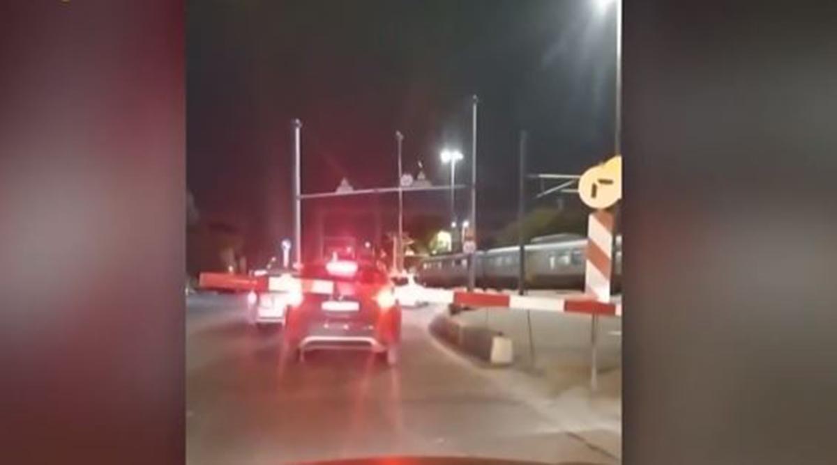 Μεταξουργείο: Φύλακας ξέχασε να κατεβάσει τις μπάρες σε διάβαση τρένων