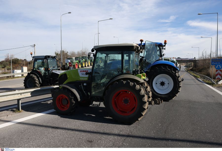 Αγρότες: Άνοιξε η Μουδανιών, αποχώρησαν τα τρακτέρ – Αποφασίζουν τις επόμενες κινήσεις τους