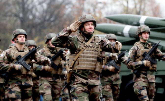 ΝΑΤΟ στρατιώτες