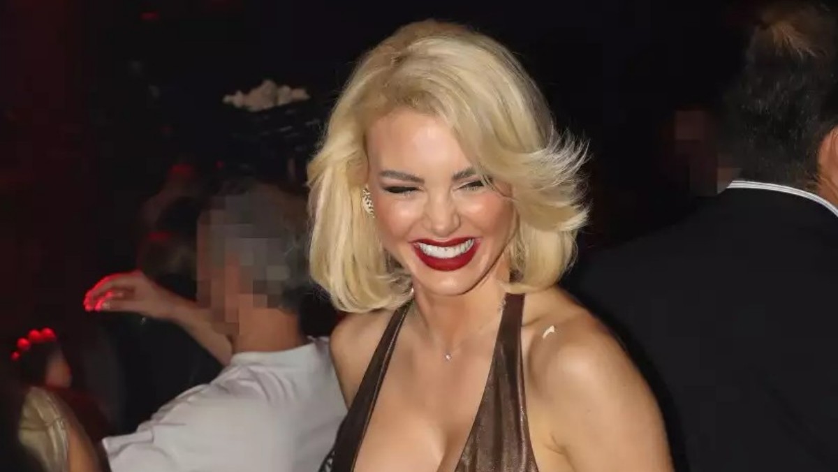 Αλεξάνδρα Παναγιώταρου: Με αποκαλυπτικό φόρεμα σε νέα βραδινή της έξοδο – ΦΩΤΟ