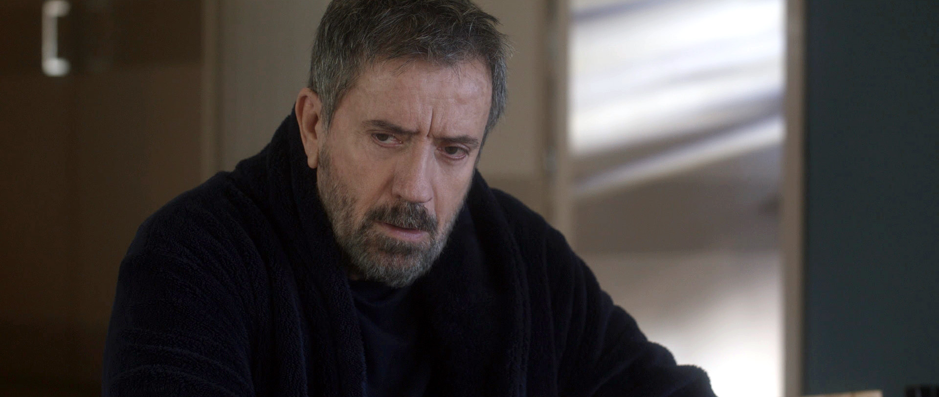 «Κάνε ότι κοιμάσαι II» στην ΕΡΤ1: Τι φοβάται ο Νικόλας και ζητάει τη βοήθεια ψυχίατρου;