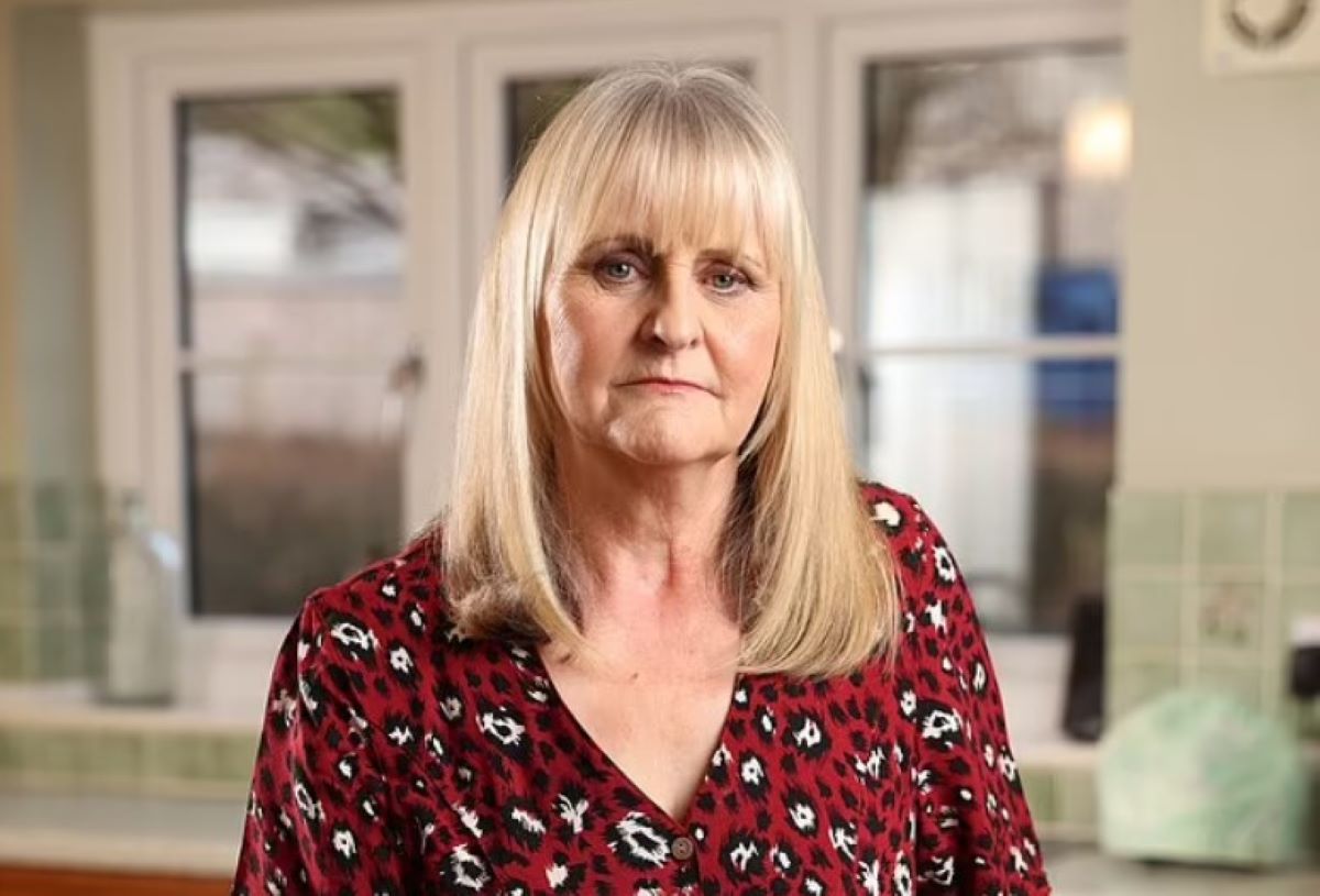 H Christine Weatherhead παλεύει να ανοίξει και πάλι η υπόθεση της εξαφάνισης της αδερφής της.