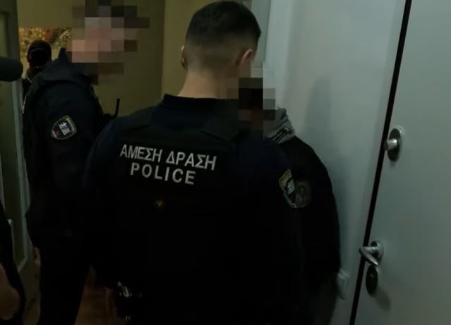 ΕΛ.ΑΣ.: Αυτός είναι ο 43χρονος παιδόφιλος που «παγιδεύτηκε» από τον πατέρα της 13χρονης