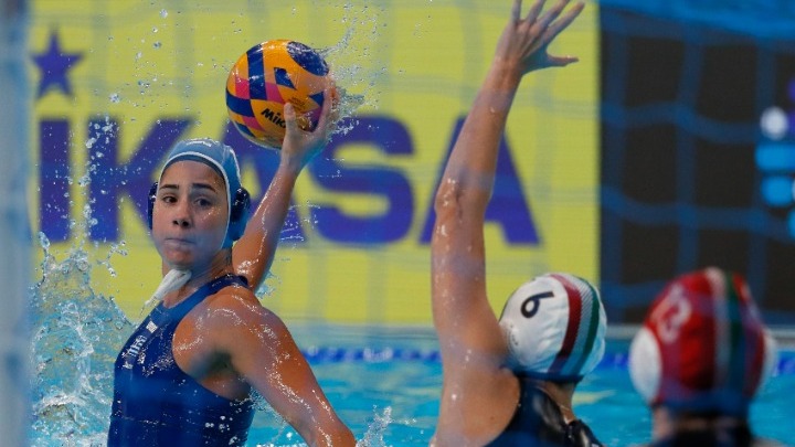 Πόλο – Ελλάδα-Ιταλία 14-12: Θρίαμβος της Εθνικής γυναικών και πρόκριση στα ημιτελικά