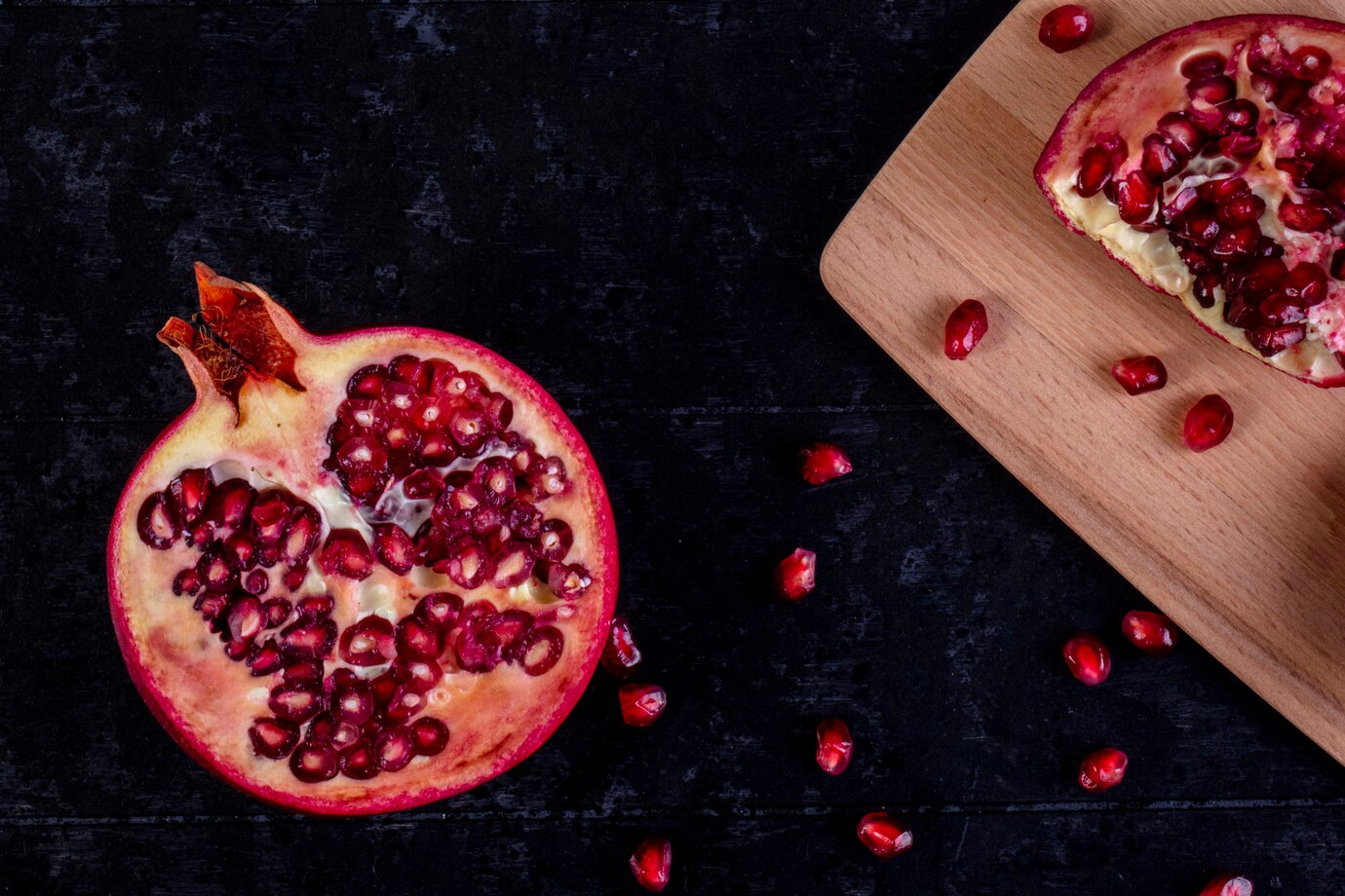 Γιατί δεν πρέπει να πετάτε τις φλούδες από ρόδι - Έχουν 5 εκπληκτικά οφέλη για την υγεία που κανείς δεν γνωρίζει