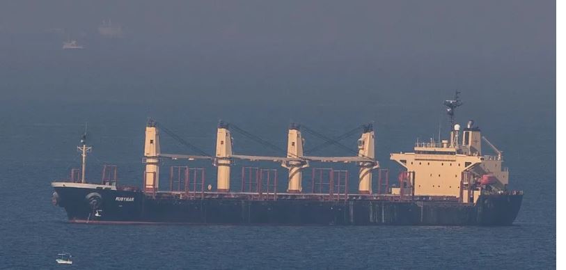 Υεμένη: Πυραυλική επίθεση σε πλοίο με ελληνική σημαία – Δεύτερο «χτύπημα» μέσα σε μία ημέρα