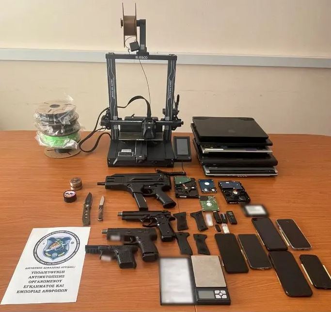 Σάμος: Πώς δρούσαν τα μέλη της οργάνωσης που κατασκεύαζε όπλα με 3D printer – Το «καμπανάκι» που χτύπησε στην ΕΥΠ τον Οκτώβριο