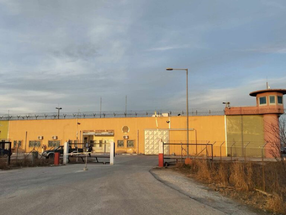 Σέρρες: Εξέγερση τη νύχτα στις φυλακές Νιγρίτας – Κρατούμενοι έβαλαν φωτιά σε παπλώματα