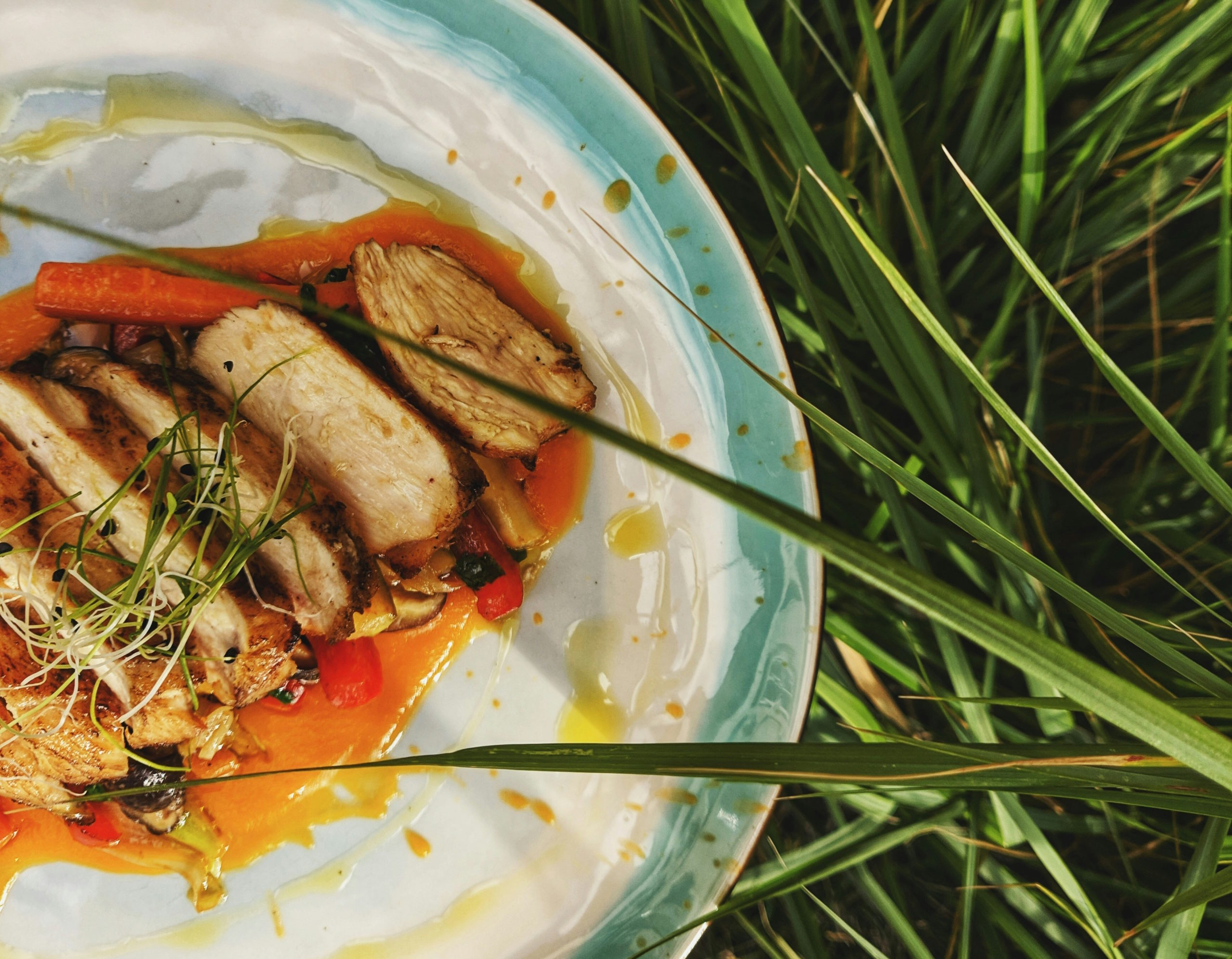 Εύκολη συνταγή για κοτόπουλο με μουστάρδα και λεμόνι – Το πιάτο που θα λατρέψει όλη η οικογένεια