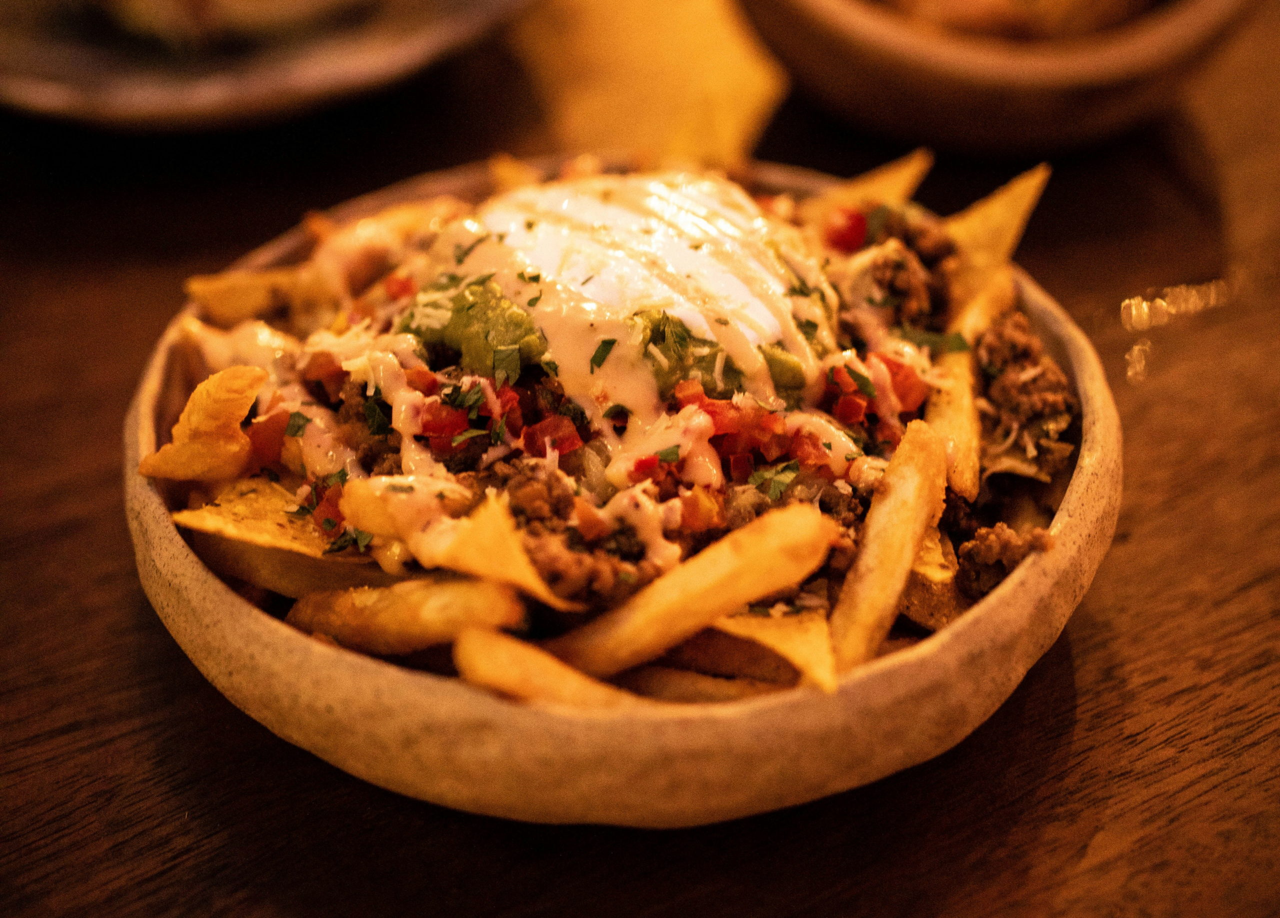 Συνταγή για απολαυστικό σπιτικό γύρο με πατάτες και τζατζίκι