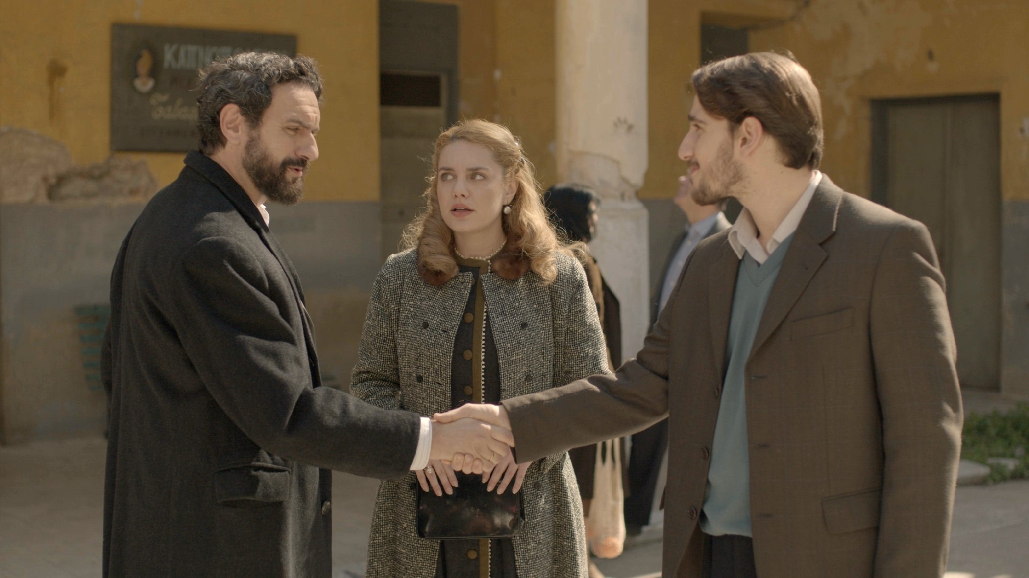 Το προξενιό της Ιουλίας: Η Κυριακούλα προσπαθεί να αποτρέψει τον γιο της από ένα τραγικό λάθος