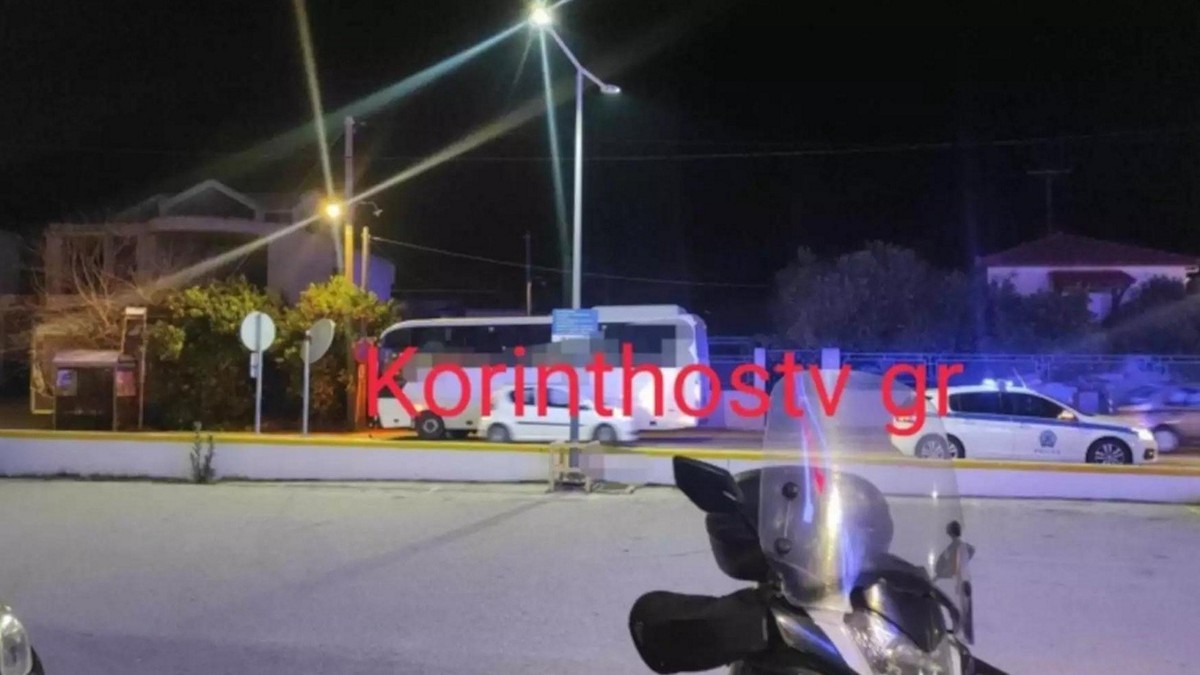 Τροχαίο στην ΠΕΟ Κορίνθου – Πατρών: Αυτοκίνητο συγκρούστηκε με λεωφορείο που μετέφερε εργαζομένους – Ένας τραυματίας