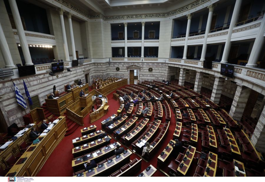 Ποινικός Κώδικας: Ποινικό αδίκημα οι προπηλακισμοί σε γιατρούς, νοσηλευτές, εκπαιδευτικούς