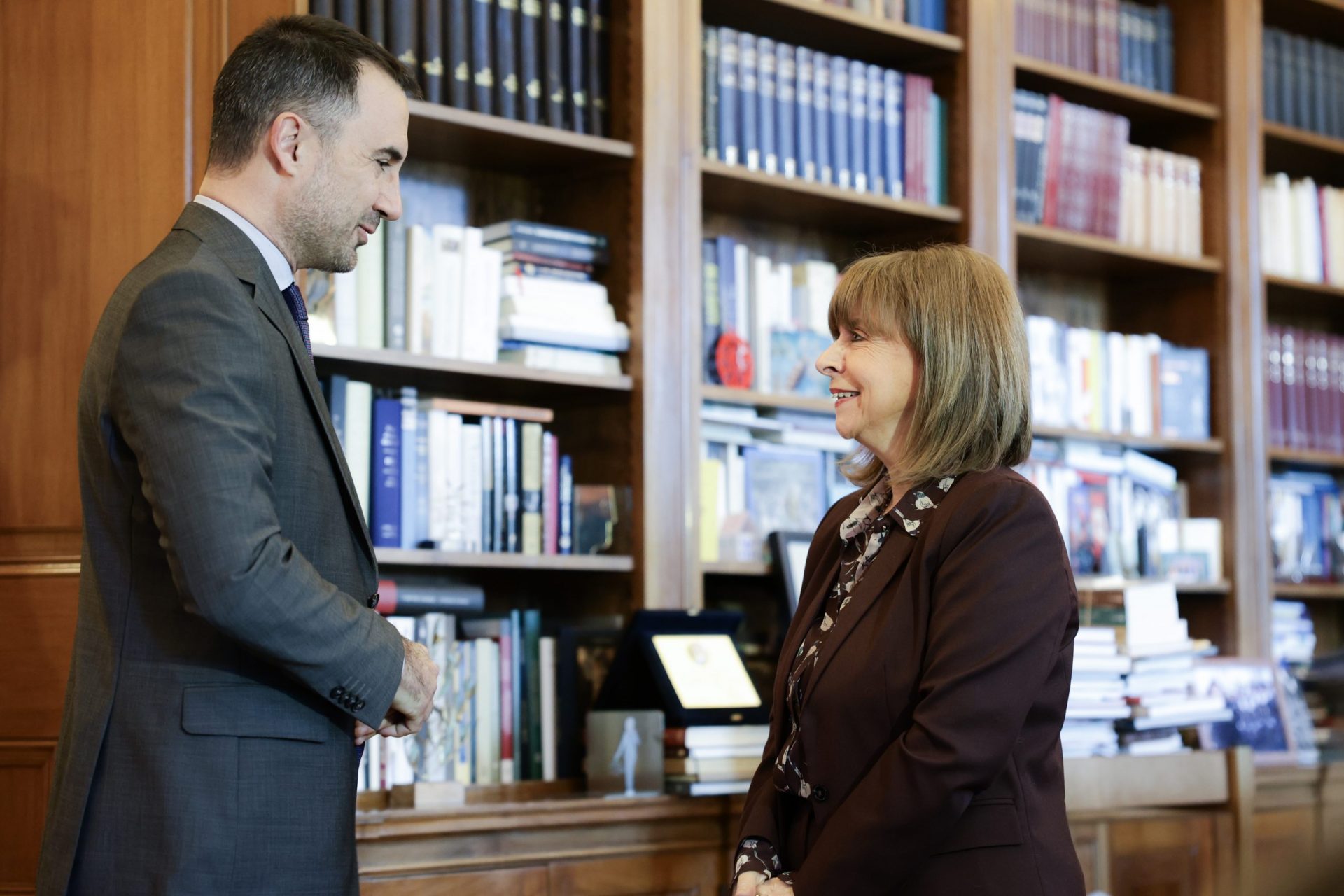 Χαρίτσης για ΣΥΡΙΖΑ: Έχει οδηγηθεί σε πρωτοφανή και ανεπίστρεπτο εκφυλισμό – Η συνάντηση με την Σακελλαροπούλου