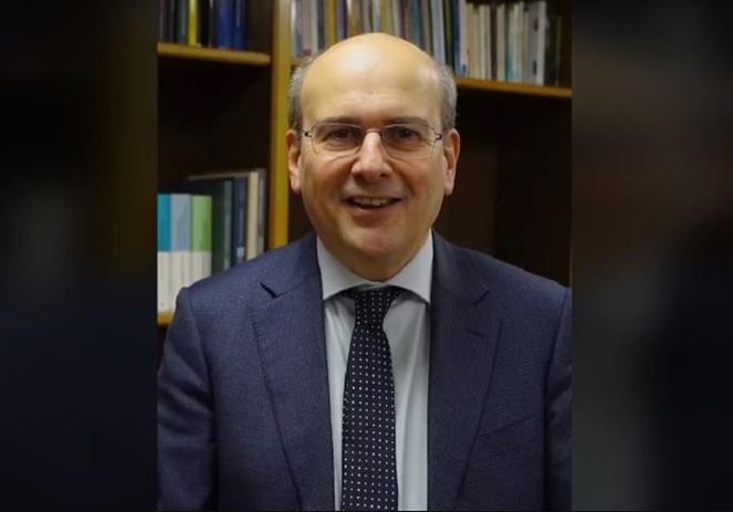 Χατζηδάκης στο TikTok: Μόνο τα… παγκάρια θα εξαιρούνται από το POS – ΒΙΝΤΕΟ